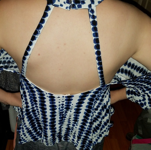 Olivacious cropped choker/cold shoulder top - Picture 3 of 6